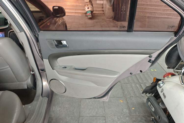 Used Chevrolet Epica 2013 1.8 SL ZhiZhen Edition MT Right Rear Door Interior