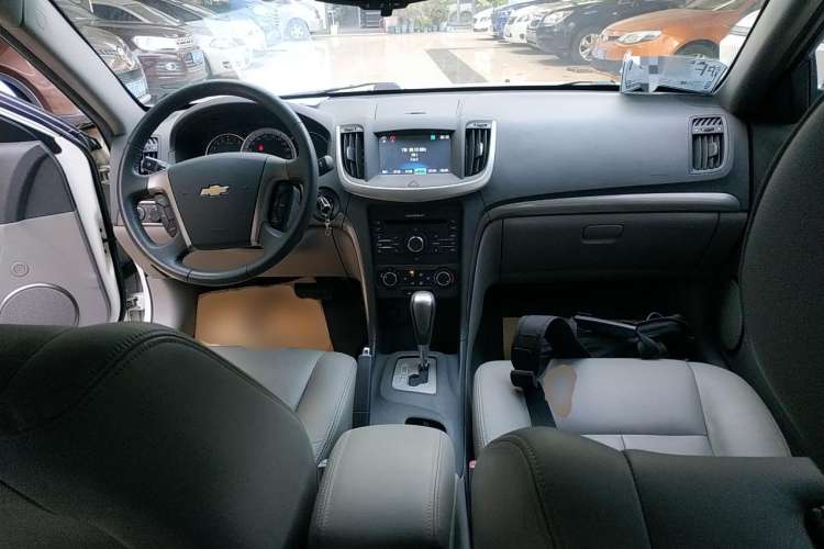 Used Chevrolet Epica 2013 1.8 SX Luxury Edition AT Center Console