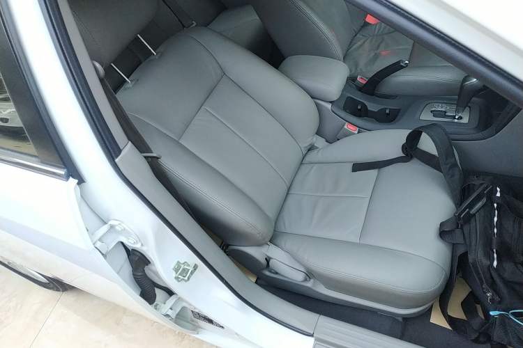 Used Chevrolet Epica 2013 1.8 SX Luxury Edition AT Right Front Seat