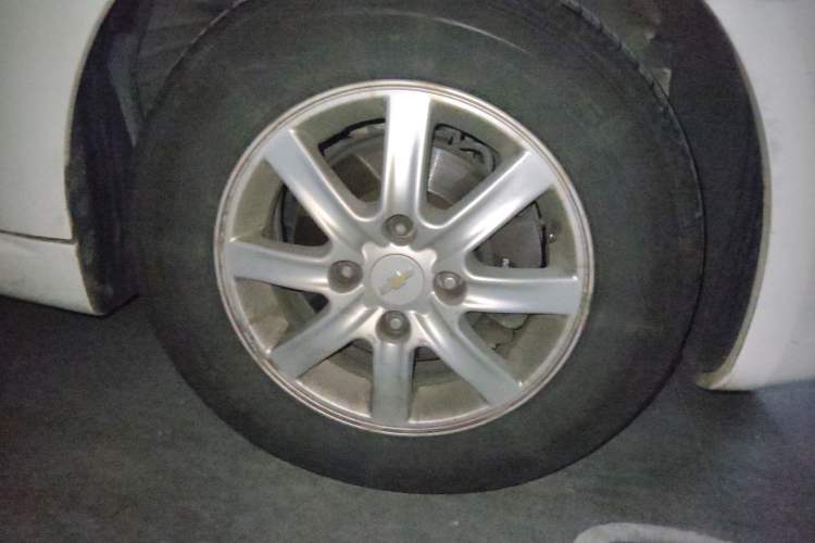 Used Chevrolet Epica 2013 1.8 SL ZhiZhen Edition MT Right Front Wheel Hub