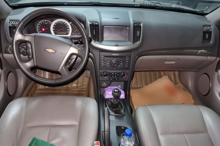 Used Chevrolet Epica 2013 1.8 SX Luxury Edition MT Center Console