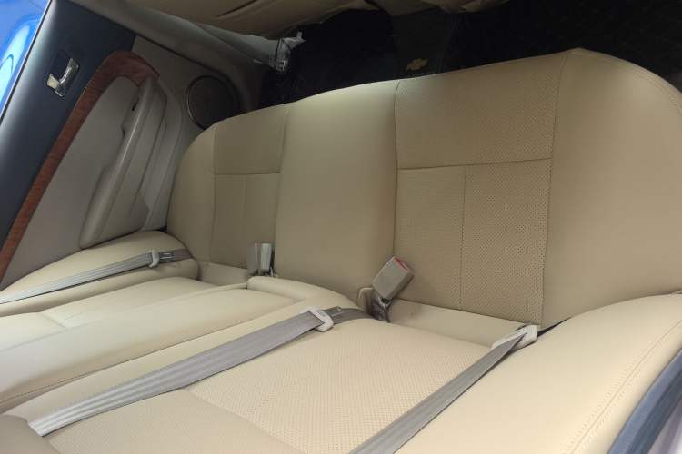 Used Chevrolet Epica 2013 1.8 SL ZhiZhen Edition MT Interior 9