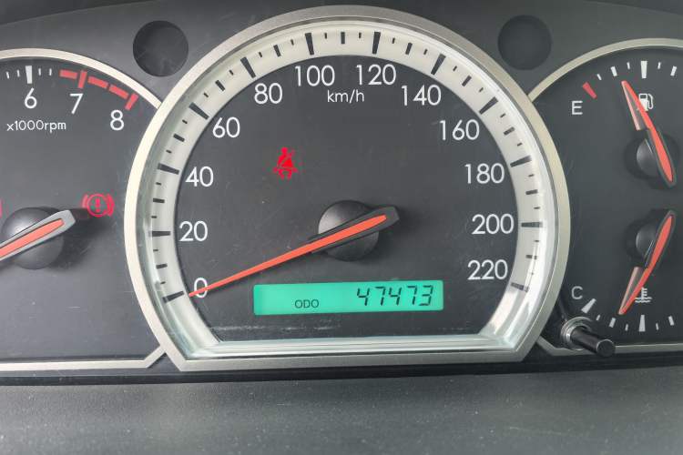 Used Chevrolet Epica 2013 1.8 SL ZhiZhen Edition MT Odometer Close Up