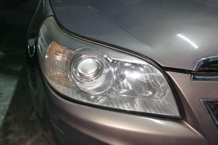 Used Chevrolet Epica 2013 1.8 SX Luxury Edition MT Right Front Headlight