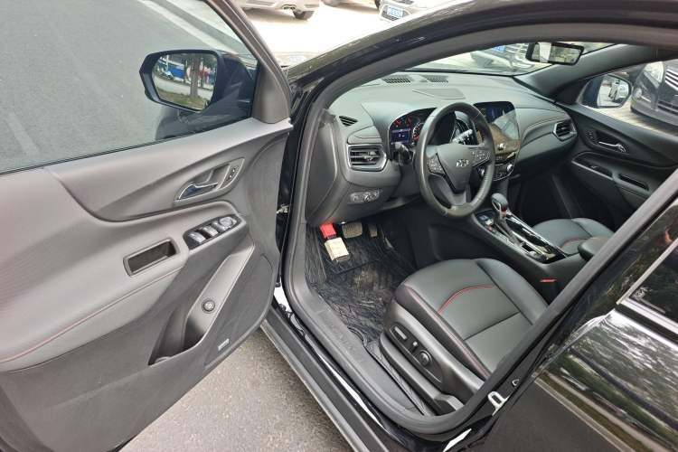 Used Chevrolet Equinox 2022 Mild Hybrid 550T RS Four-Wheel Drive Intelligent Guardian Edition Driver Seat