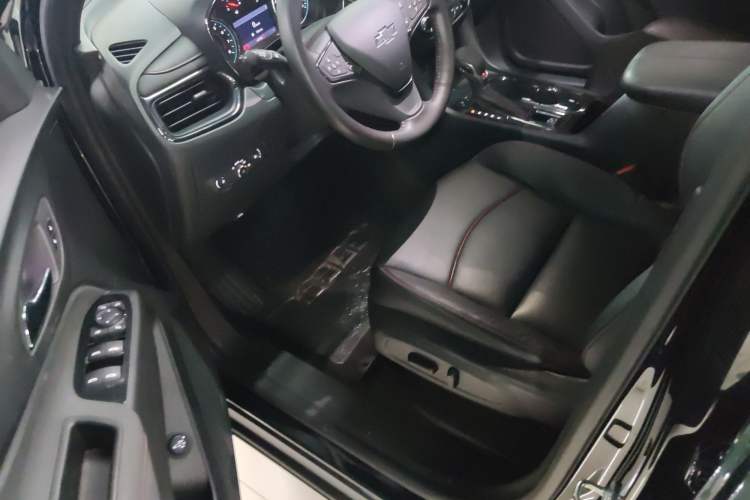 Used Chevrolet Equinox 2021 550T RS Smart Boundary-Pushing Edition Interior 3