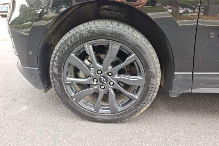 Used Chevrolet Equinox 2022 Mild Hybrid 550T RS Four-Wheel Drive Intelligent Guardian Edition Left Front Wheel Hub