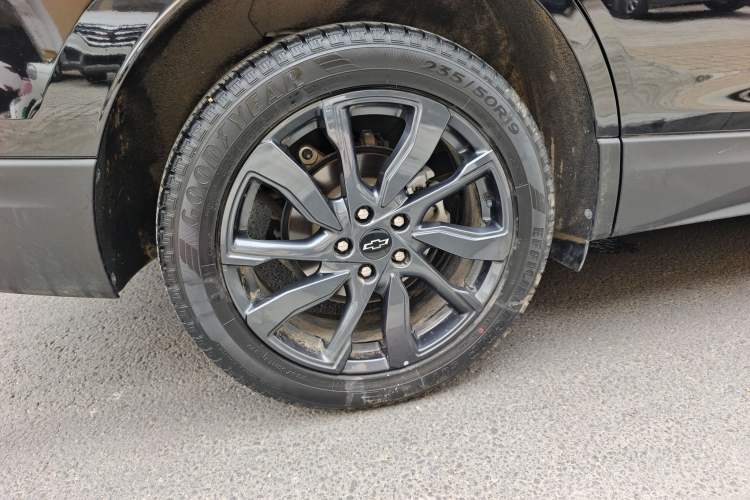 Used Chevrolet Equinox 2022 Mild Hybrid 550T RS Four-Wheel Drive Intelligent Guardian Edition Right Rear Wheel Hub