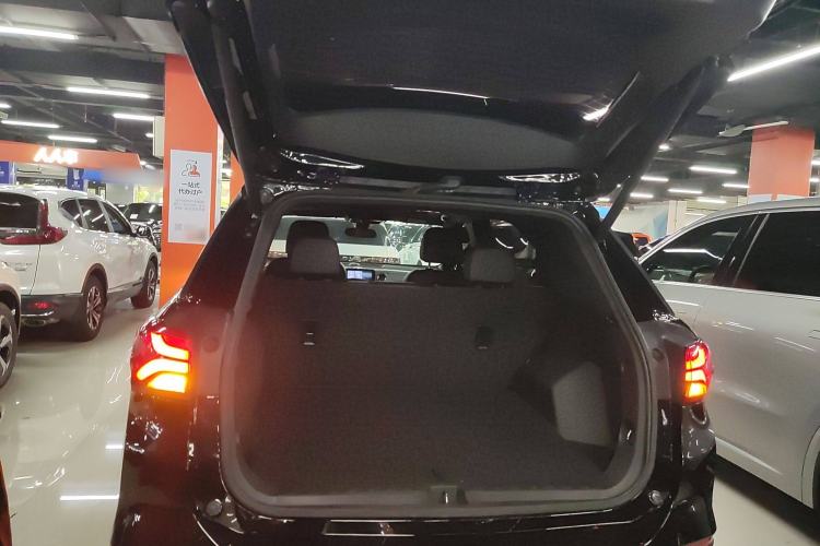 Used Chevrolet Equinox 2021 550T RS Smart Boundary-Pushing Edition Trunk
