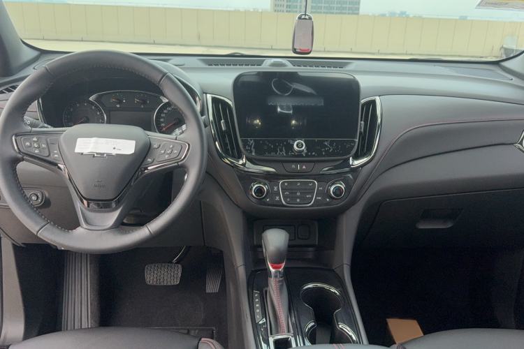 Used Chevrolet Equinox 2023 Mild Hybrid 2.0T RS Smart Boundary-Pushing Edition Interior 3