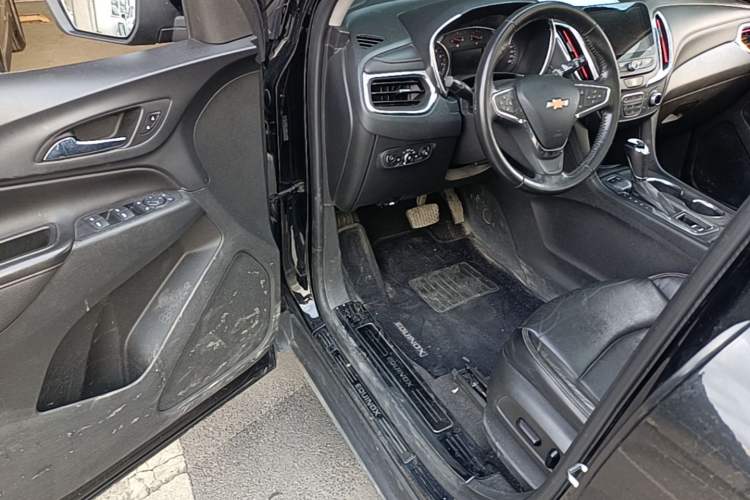 Used Chevrolet Equinox 2017 RS 550T Automatic All-Wheel-Drive Boundary Edition Driver Seat