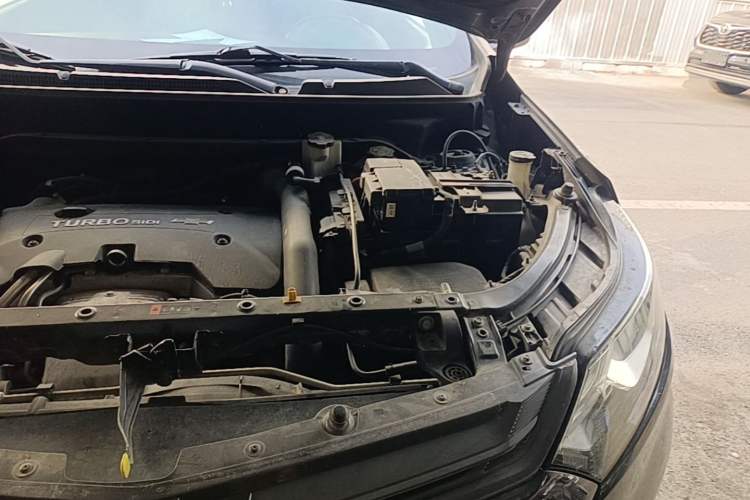 Used Chevrolet Equinox 2017 RS 550T Automatic All-Wheel-Drive Boundary Edition Engine Bay Left