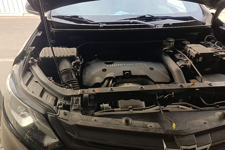Used Chevrolet Equinox 2017 RS 550T Automatic All-Wheel-Drive Boundary Edition Engine Bay Right