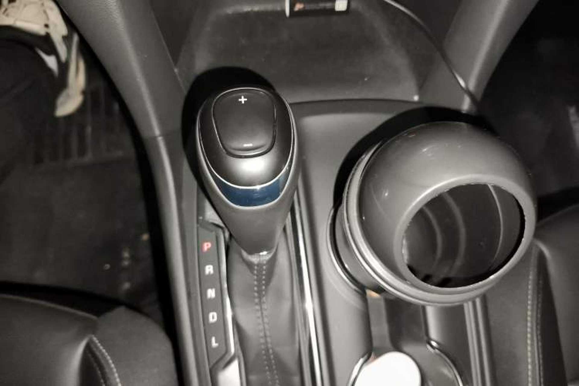 Used Chevrolet Equinox 2017 RS 535T Automatic All-Wheel-Drive Boundary-Challenging Edition Gear Lever