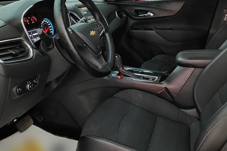 Used Chevrolet Equinox 2017 535T Automatic Lingjie Edition Interior 4