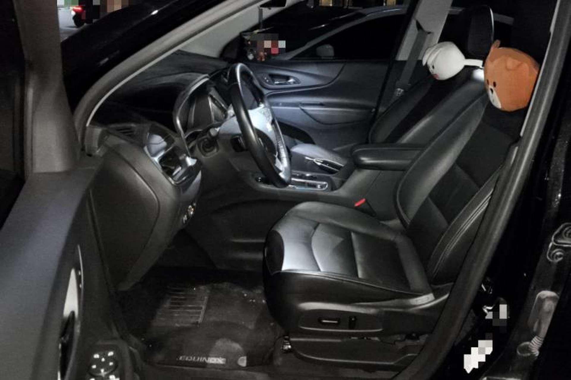 Used Chevrolet Equinox 2017 RS 535T Automatic All-Wheel-Drive Boundary-Challenging Edition Left Front Seat