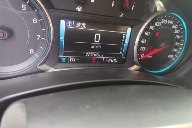 Used Chevrolet Equinox 2017 550T Automatic All-Wheel-Drive Huanjie Edition Odometer Close Up