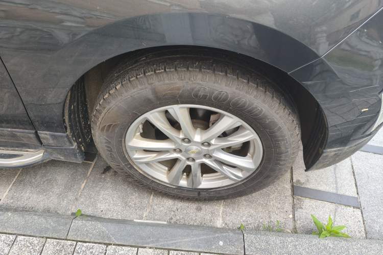 Used Chevrolet Equinox 2017 535T Automatic YuJie Edition Right Front Wheel Hub