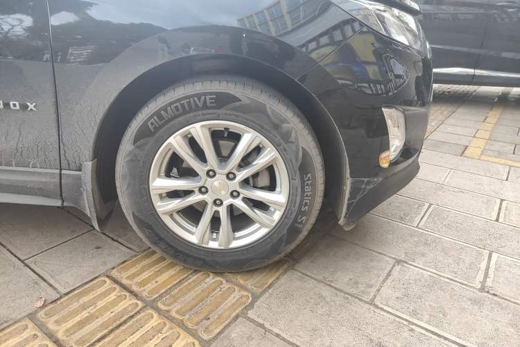 Used Chevrolet Equinox 2017 535T Automatic YuJie Edition Right Front Wheel Hub