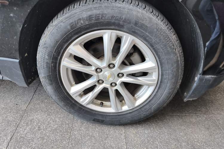 Used Chevrolet Equinox 2017 535T Automatic YuJie Edition Right Front Wheel Hub