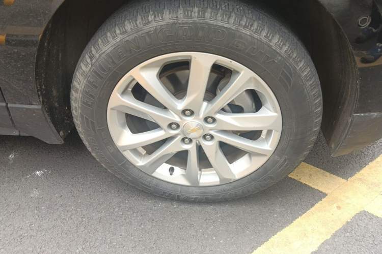 Used Chevrolet Equinox 2017 550T Automatic All-Wheel-Drive Huanjie Edition Right Front Wheel Hub