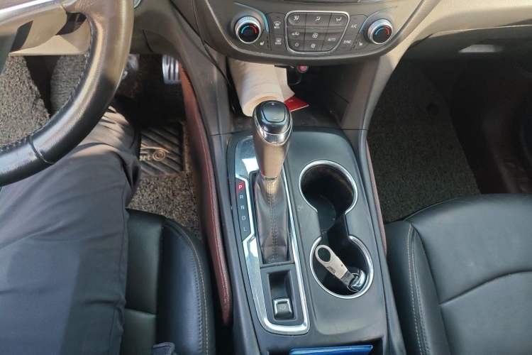 Used Chevrolet Equinox 2017 535T Automatic YuJie Edition Gear Lever