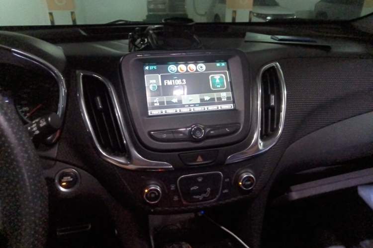 Used Chevrolet Equinox 2017 535T Automatic Lingjie Edition Audio And AC Panel