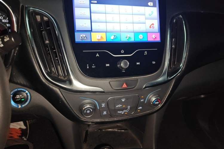 Used Chevrolet Equinox 2017 535T Automatic Chijie Edition Audio And AC Panel