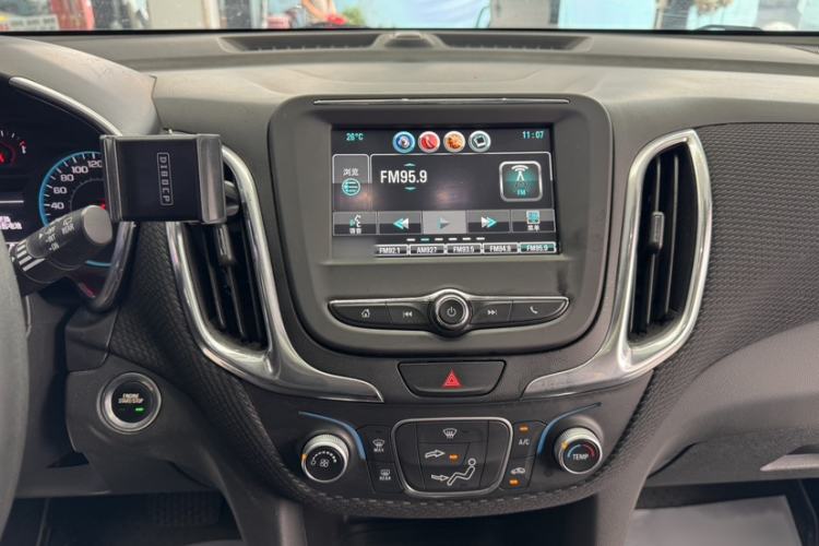 Used Chevrolet Equinox 2017 535T Automatic Lingjie Edition Audio And AC Panel