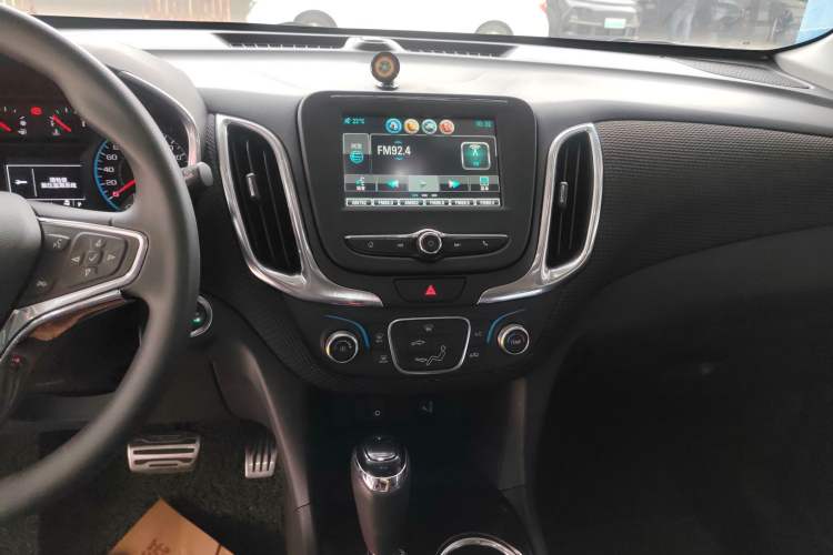 Used Chevrolet Equinox 2017 535T Automatic Chijie Edition Audio And AC Panel