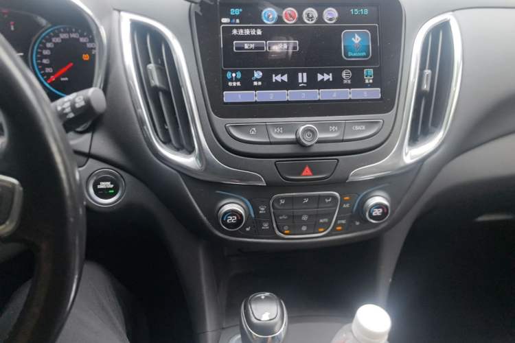 Used Chevrolet Equinox 2017 535T Automatic YuJie Edition Audio And AC Panel