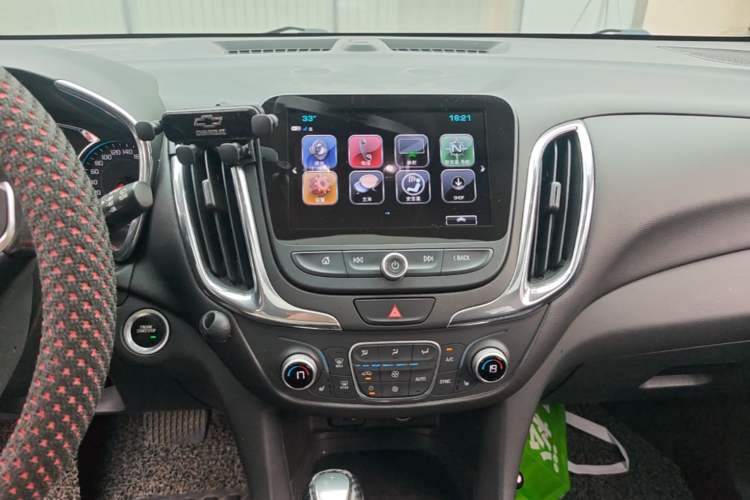 Used Chevrolet Equinox 2017 535T Automatic YuJie Edition Audio And AC Panel