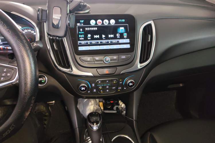 Used Chevrolet Equinox 2017 535T Automatic YuJie Edition Audio And AC Panel