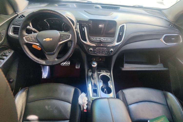 Used Chevrolet Equinox 2017 550T Automatic All-Wheel-Drive Huanjie Edition Center Console
