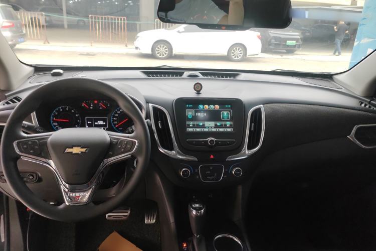Used Chevrolet Equinox 2017 535T Automatic Chijie Edition Center Console