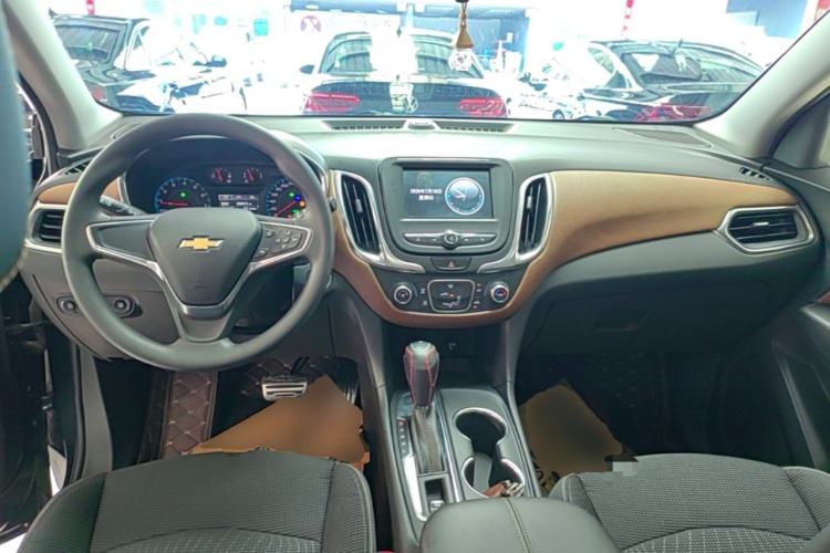 Used Chevrolet Equinox 2017 535T Automatic Lingjie Edition Center Console