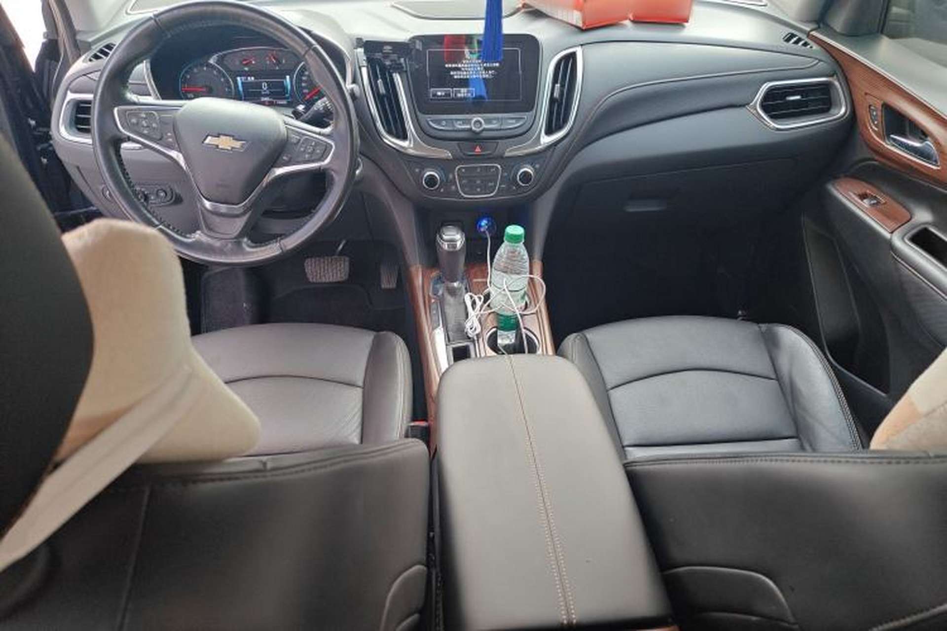 Used Chevrolet Equinox 2017 550T Automatic All-Wheel-Drive Huanjie Edition Center Console