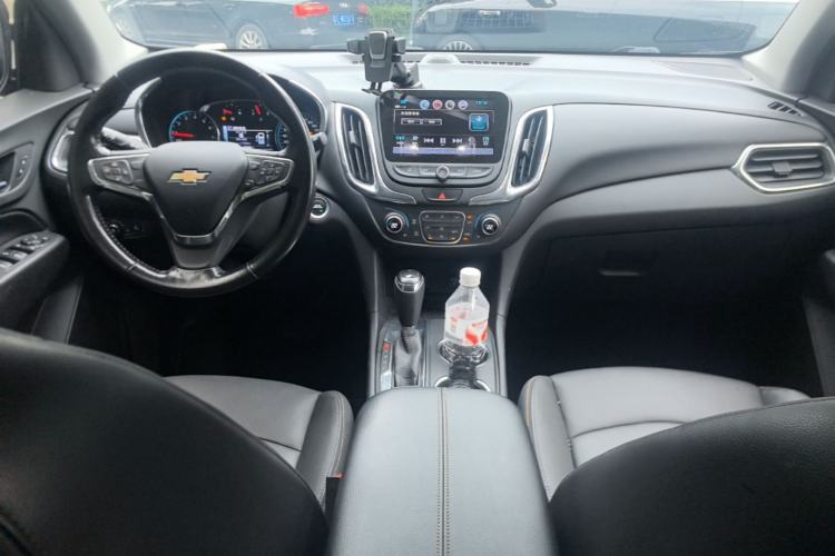 Used Chevrolet Equinox 2017 535T Automatic YuJie Edition Center Console