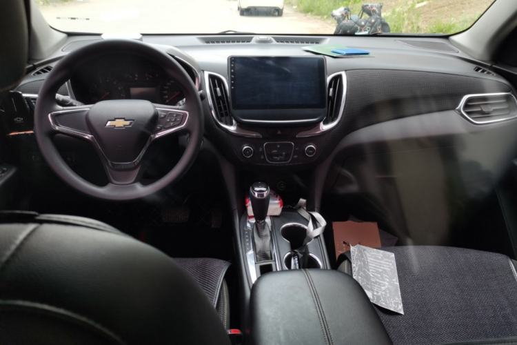 Used Chevrolet Equinox 2017 535T Automatic Lingjie Edition Center Console