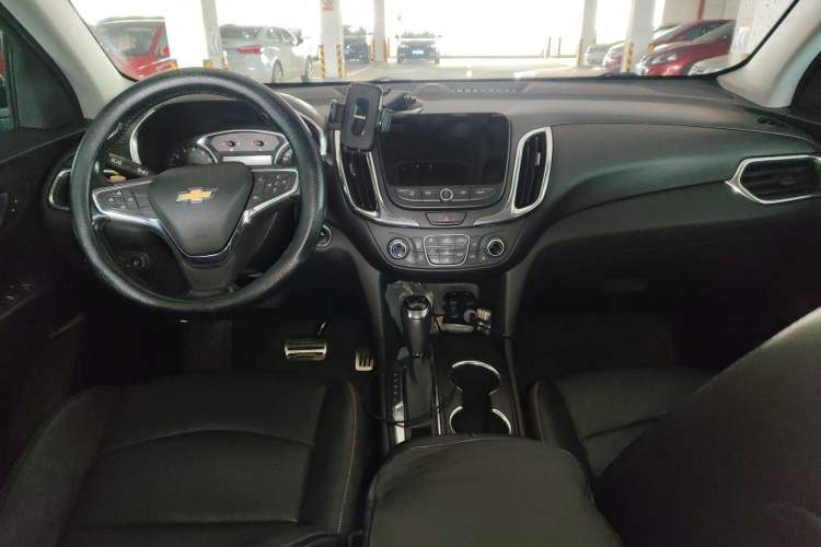 Used Chevrolet Equinox 2017 535T Automatic YuJie Edition Center Console