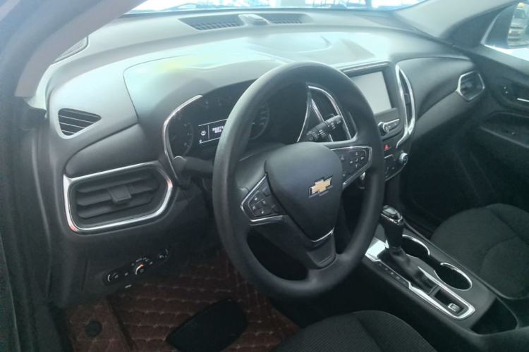 Used Chevrolet Equinox 2017 535T Automatic Chijie Edition Center Console