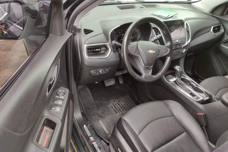 Used Chevrolet Equinox 2017 550T Automatic All-Wheel-Drive Top-Tier Version Driver Seat