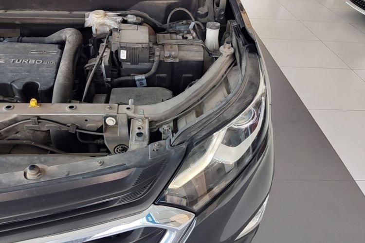 Used Chevrolet Equinox 2017 535T Automatic YuJie Edition Engine Bay Left