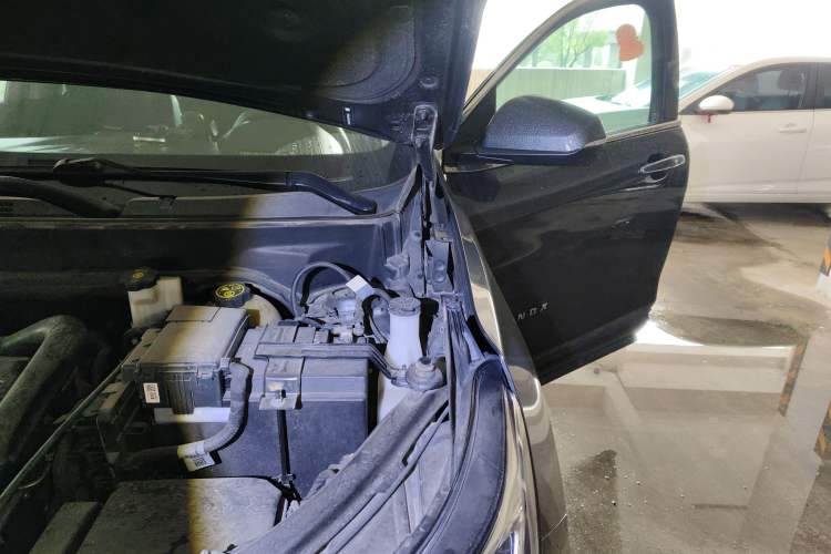 Used Chevrolet Equinox 2017 535T Automatic YuJie Edition Engine Bay Left