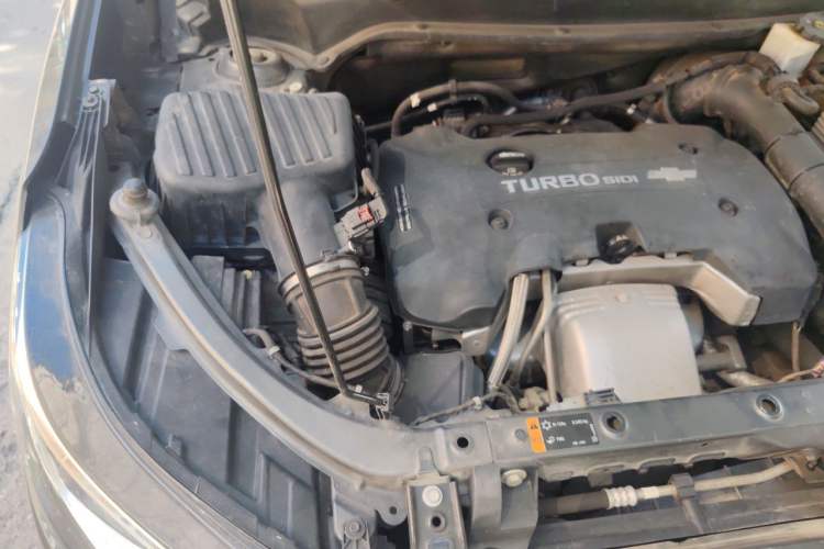 Used Chevrolet Equinox 2017 550T Automatic All-Wheel-Drive Huanjie Edition Engine Bay Right