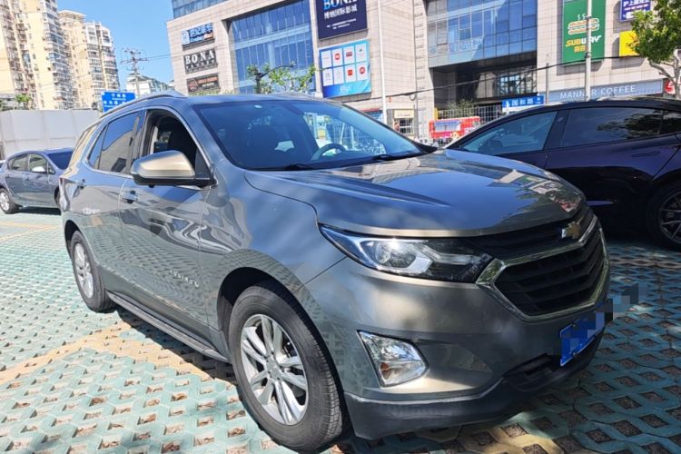 Used Chevrolet Equinox 2017 535T Automatic YuJie Edition Front Right 45 Deg