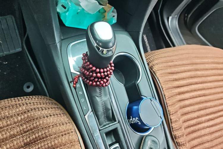 Used Chevrolet Equinox 2017 535T Automatic YuJie Edition Gear Lever