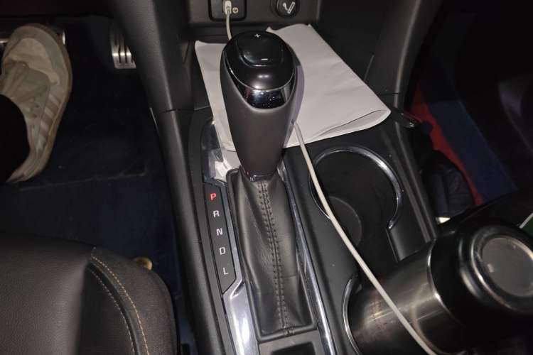 Used Chevrolet Equinox 2017 535T Automatic YuJie Edition Gear Lever