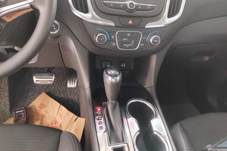 Used Chevrolet Equinox 2017 535T Automatic Chijie Edition Gear Lever