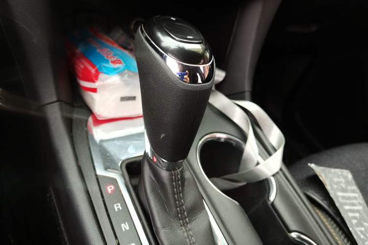 Used Chevrolet Equinox 2017 535T Automatic Lingjie Edition Gear Lever